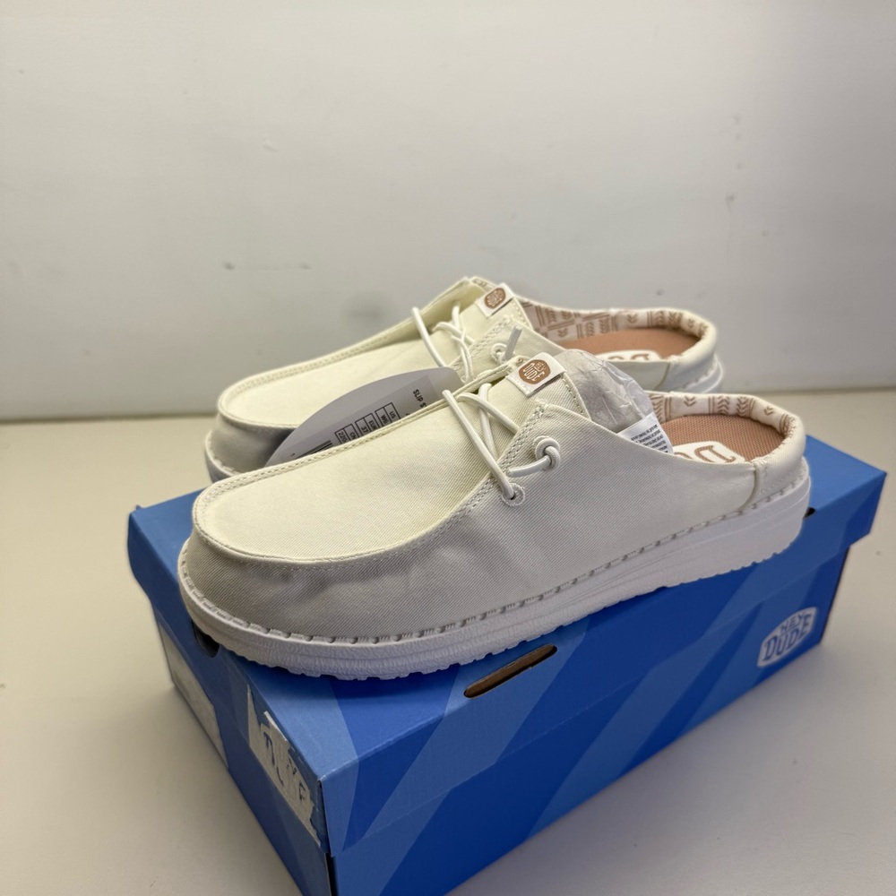 NIB Hey Dude‎ Wendy Slip Stretch Canvas All White Mule Casual Shoe Comfort W6